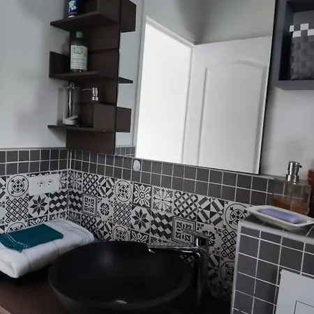 Petit Nid Douillet Dans Un Cocon De Verdure Holiday home