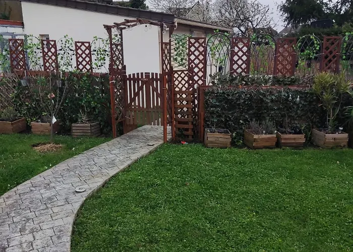 Petit Nid Douillet Dans Un Cocon De Verdure * Vaires-sur-Marne